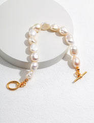 Véronique Baroque Pearl Bracelet