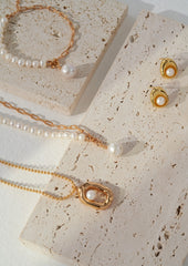 Élise Baroque Pearl Necklace