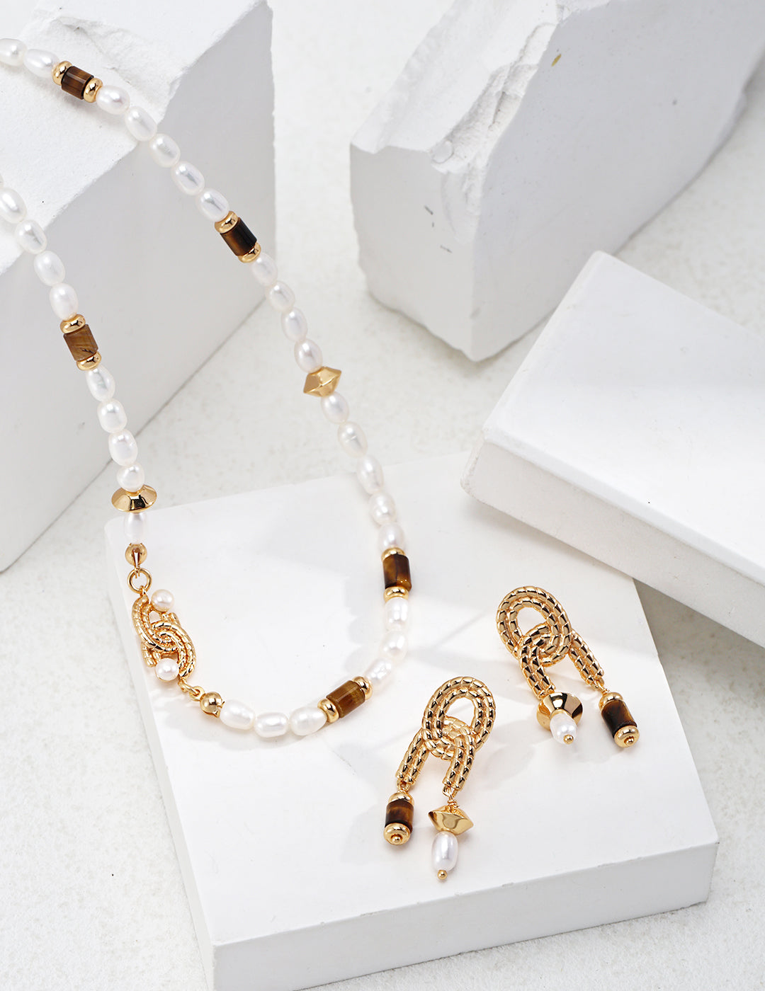 Lumière Tiger’s Eye & Pearl Necklace