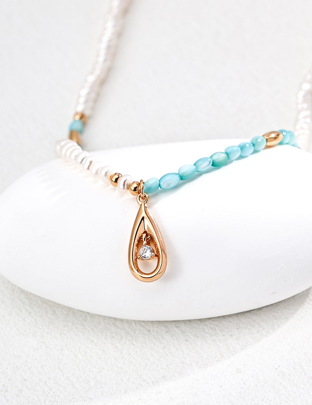 S925 Silver Natural Pearl & Blue Mother-of-Pearl Necklace with Cubic Zirconia – Vintage Gold Elegant Pendant